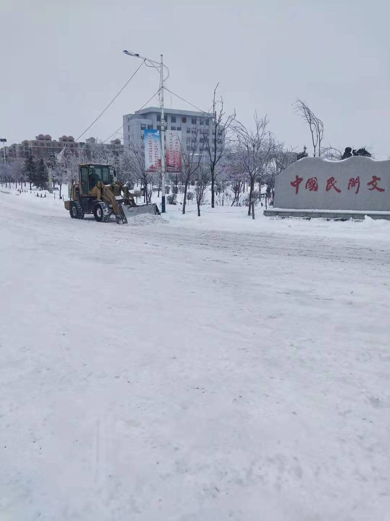 【其塔木镇】应对极端雨雪冰冻天气在行动