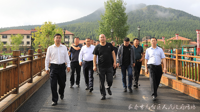 9月1日上午,洮南市市委常委,副市长石文博带领考察团到我区,就乡村